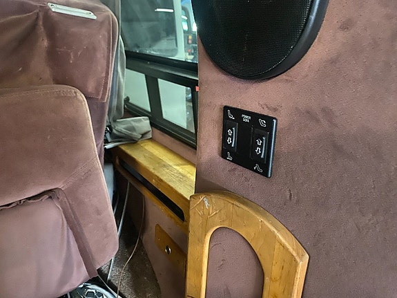Chevrolet Express G1500 13 of 18