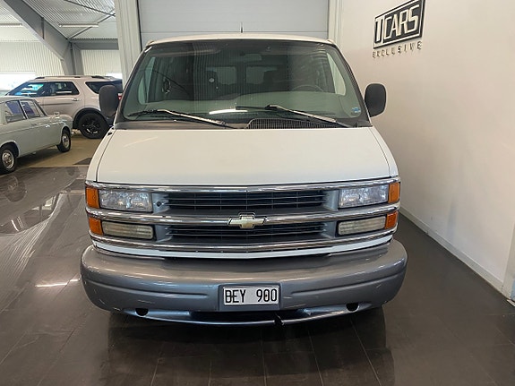 Chevrolet Express G1500 3 of 5