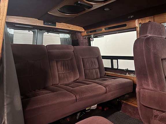 Chevrolet Express G1500 17 of 18