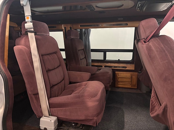 Chevrolet Express G1500 16 of 18