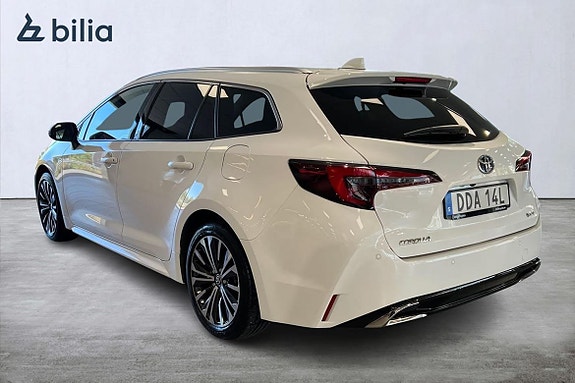 Toyota Corolla 2 of 5