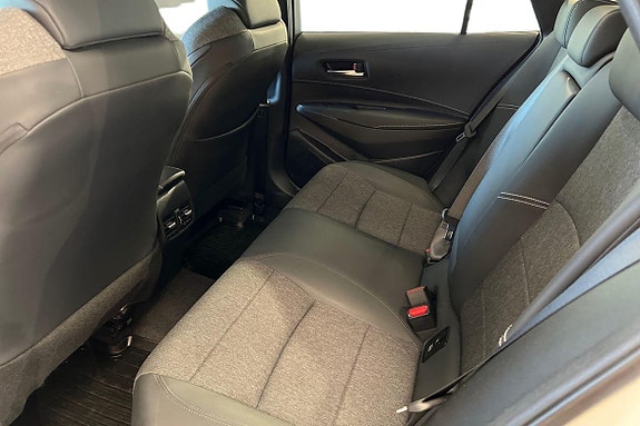 Toyota Corolla 13 of 21