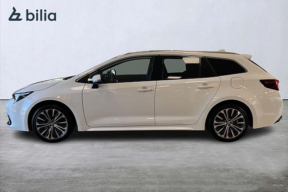 Toyota Corolla 3 of 5