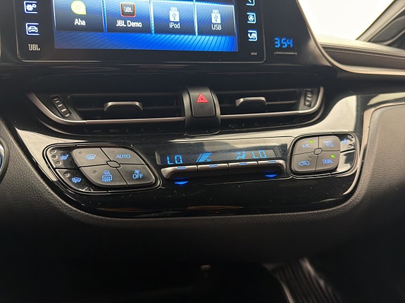 Toyota C-HR 21 of 28