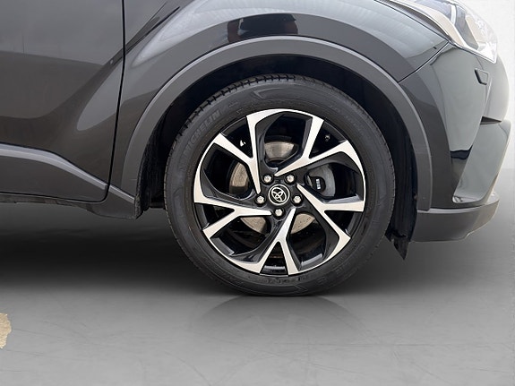 Toyota C-HR 28 of 28