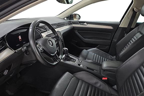 Volkswagen Passat 14 of 21