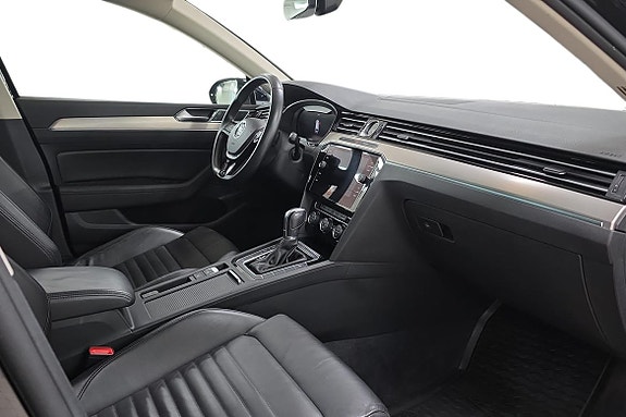 Volkswagen Passat 7 of 21