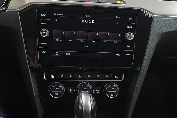 Volkswagen Passat 15 of 21