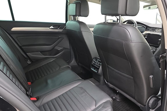 Volkswagen Passat 9 of 21