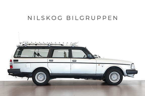 Volvo 240 3 of 11