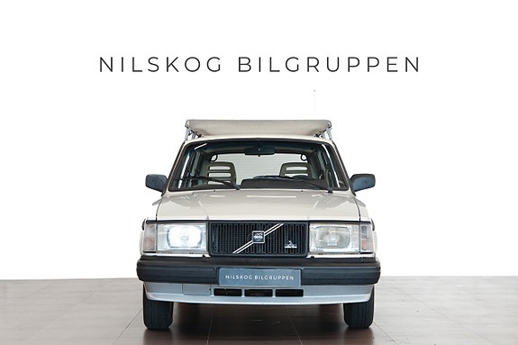 Volvo 240 2 of 11