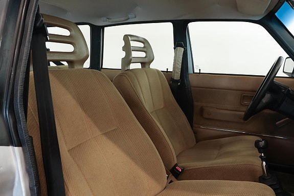 Volvo 240 7 of 11