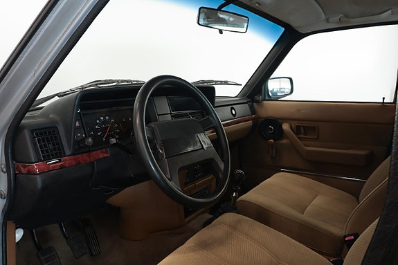 Volvo 240 9 of 11