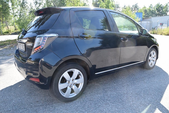 Toyota Yaris 5 of 5