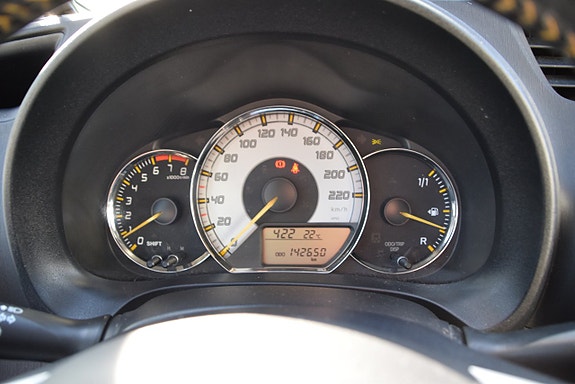 Toyota Yaris 14 of 21