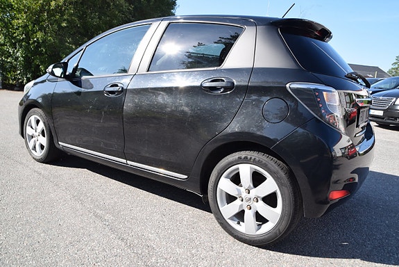Toyota Yaris 6 of 21