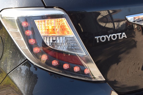 Toyota Yaris 19 of 21