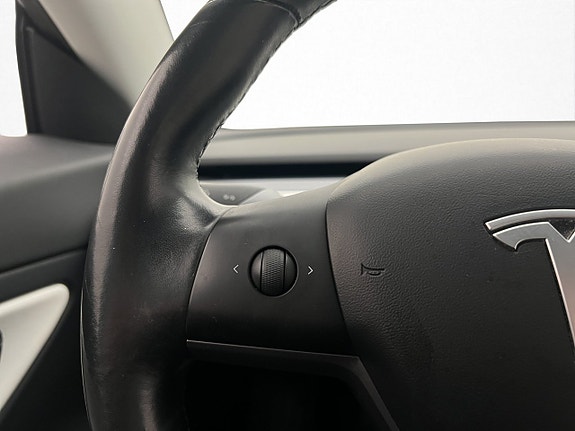Tesla Model 3 19 of 30