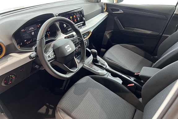 Seat Arona 11 of 22