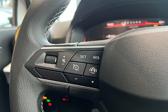 Seat Arona 18 of 22