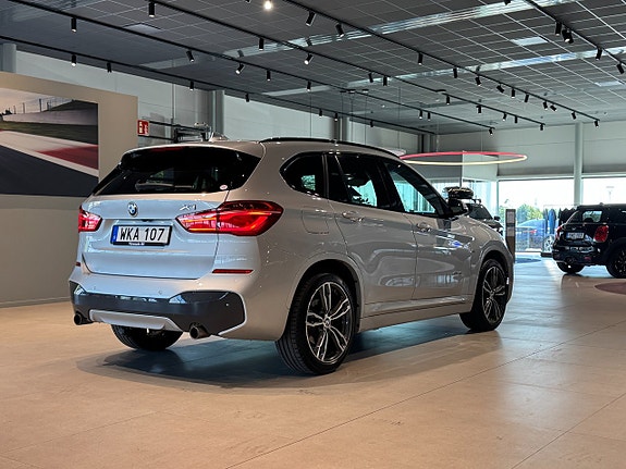 BMW X1 4 of 5