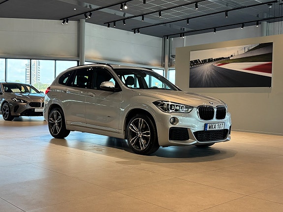BMW X1 3 of 5