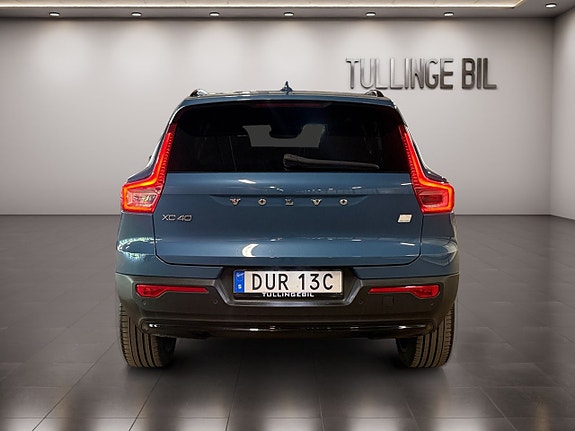 Volvo XC40 4 of 5