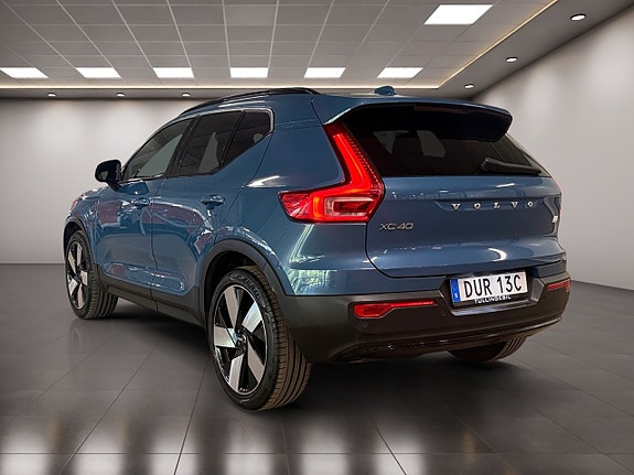 Volvo XC40 3 of 5