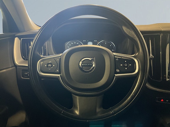 Volvo XC60 9 of 21