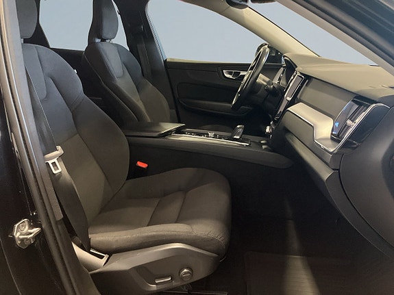 Volvo XC60 10 of 21