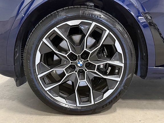 BMW X7 27 of 27