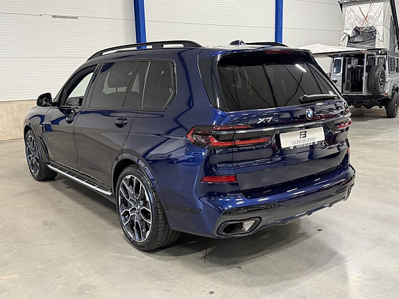 BMW X7 4 of 5