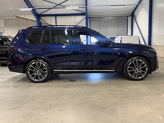 BMW X7 2 of 5
