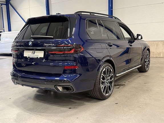 BMW X7 3 of 5