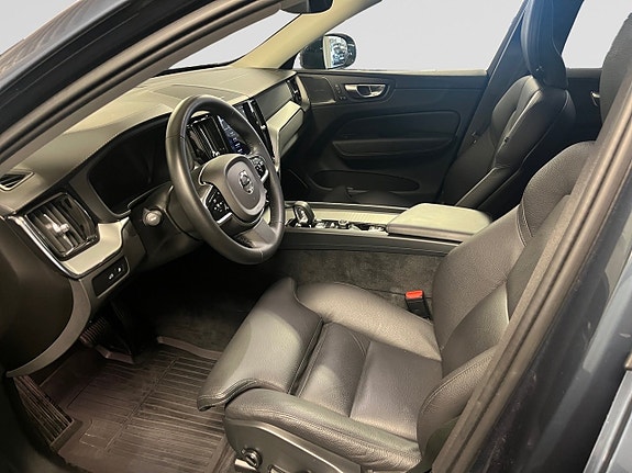 Volvo XC60 11 of 26