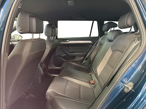Volkswagen Passat Alltrack 4 of 5