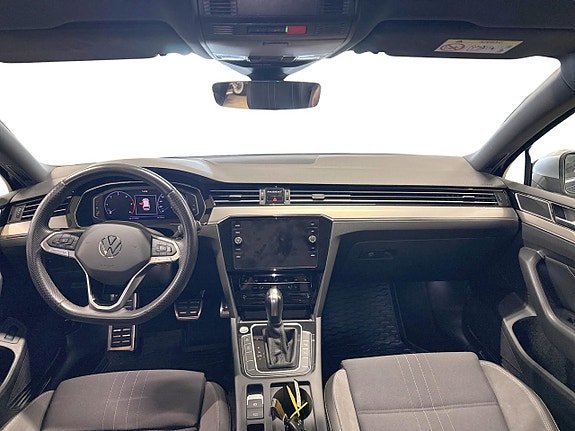 Volkswagen Passat Alltrack 3 of 5