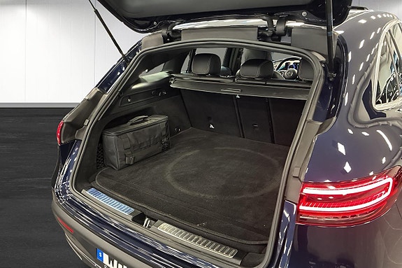 Mercedes-Benz EQC400 12 of 30