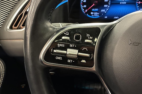 Mercedes-Benz EQC400 23 of 30