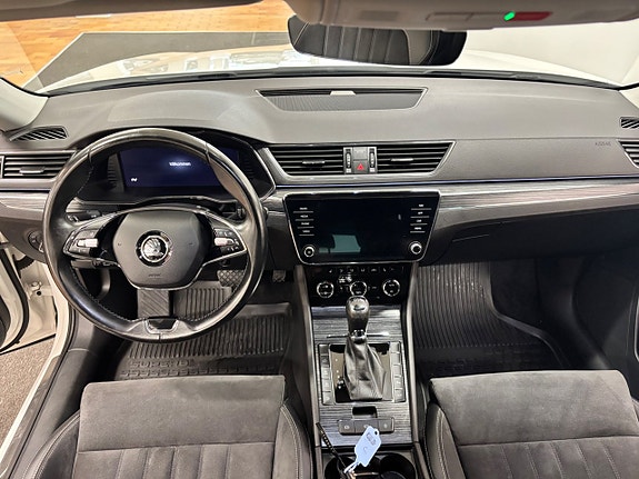 Skoda Superb 11 of 18