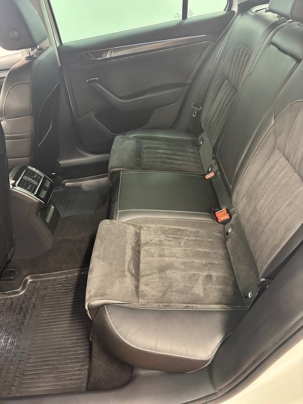 Skoda Superb 12 of 18