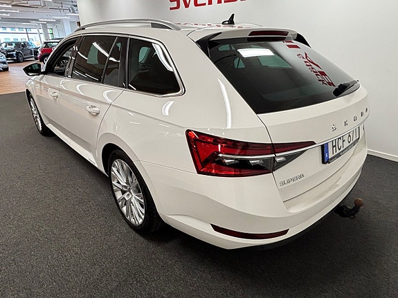 Skoda Superb 3 of 5
