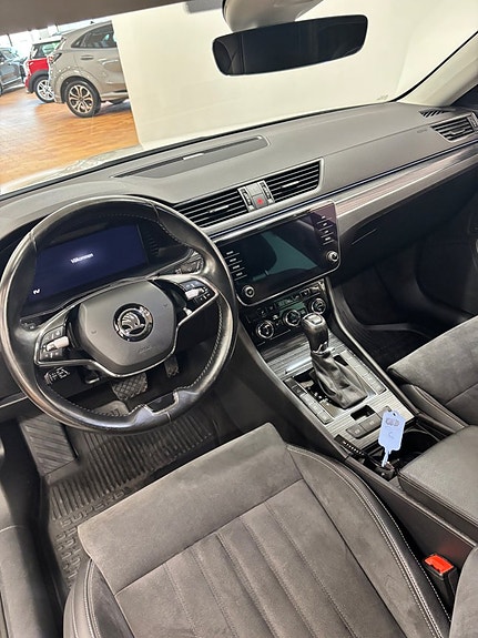Skoda Superb 10 of 18