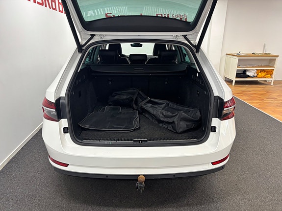 Skoda Superb 15 of 18