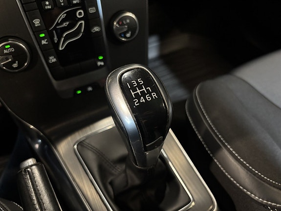Volvo V40 11 of 27