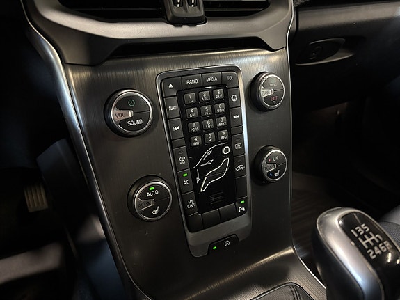 Volvo V40 12 of 27