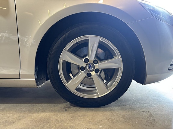 Volvo V40 23 of 27