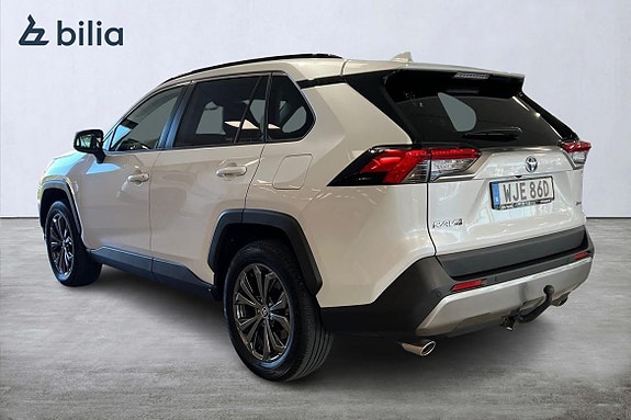 Toyota RAV4 2 of 5