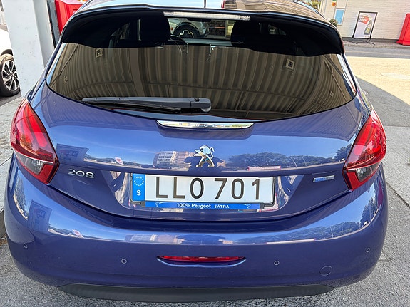 Peugeot 208 4 of 5