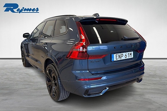 Volvo XC60 2 of 27